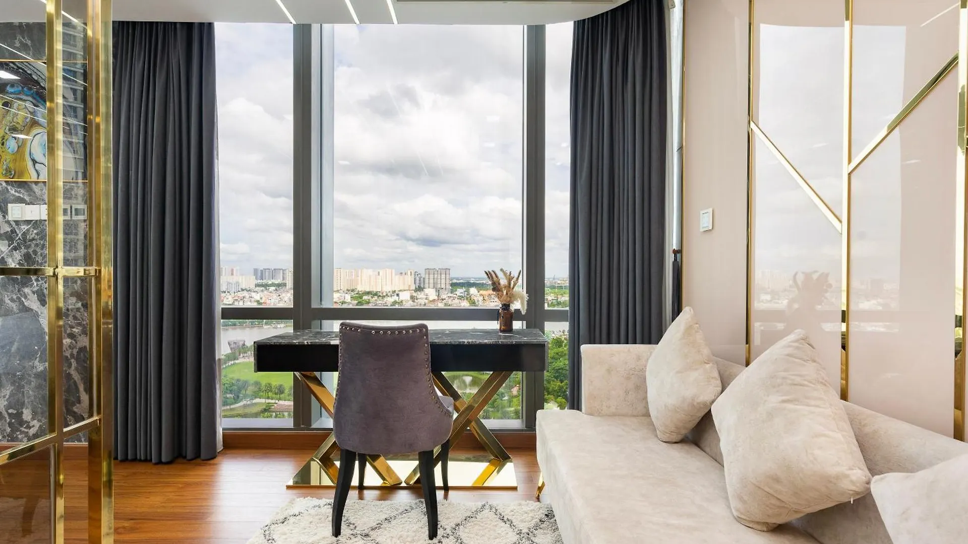 Premier Landmark 81 - Luxury Residences Aparthotel