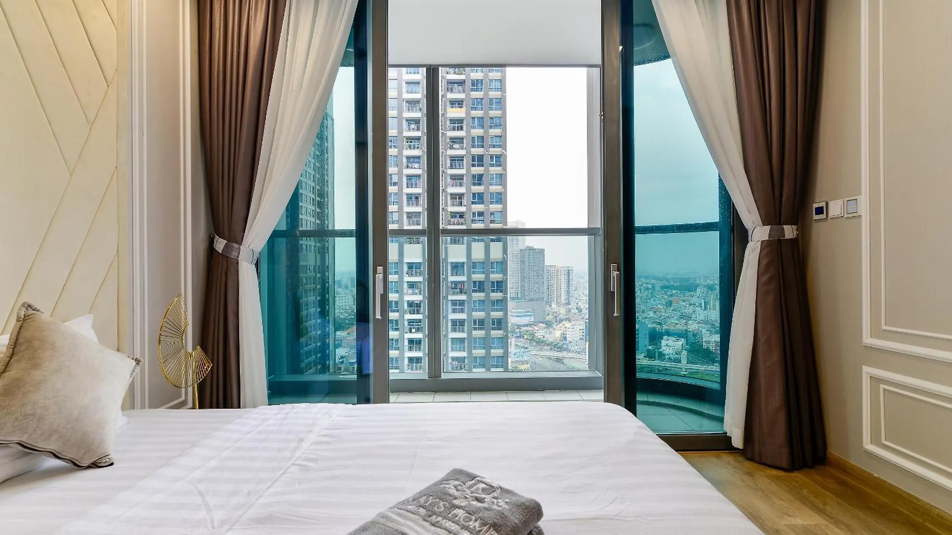 Aparthotel Premier Landmark 81 - Luxury Residences