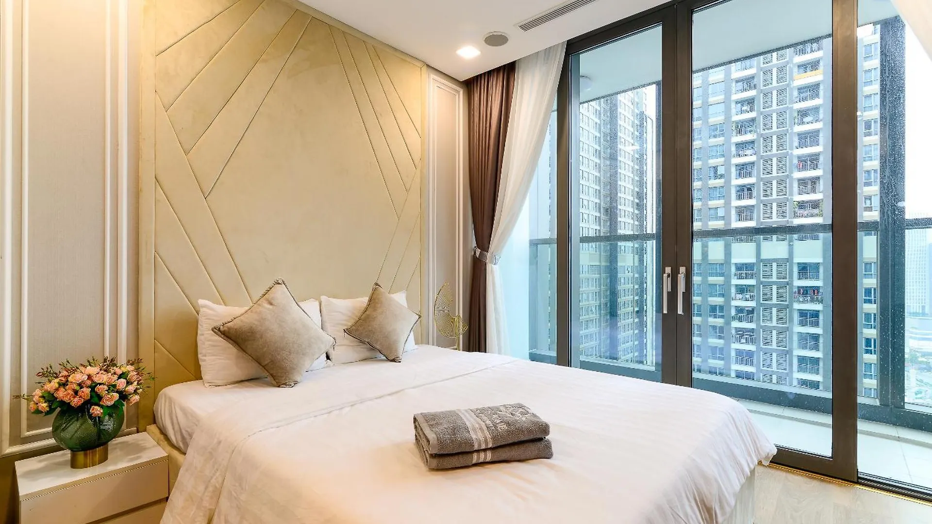 Aparthotel Premier Landmark 81 - Luxury Residences