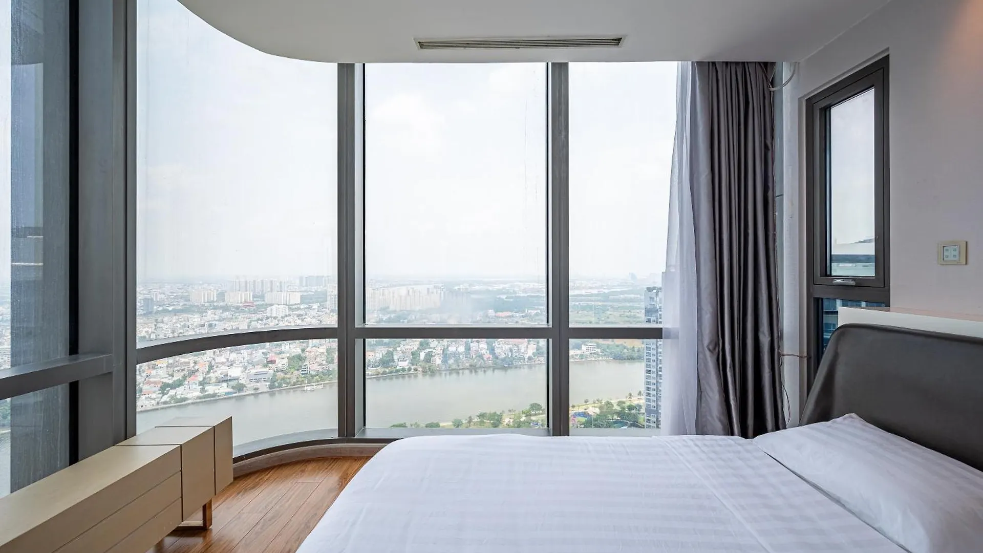 Premier Landmark 81 - Luxury Residences Ho Chi Minh City 4*,
